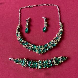 Necklace earrings bracelet Green Gemstone Jewelry Set